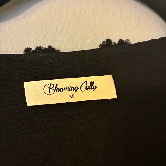 Blooming Jelly Black Polka Dot Chiffon Shift Dress V-Neck Ruffle Lined Sz M - Picture 4 of 8